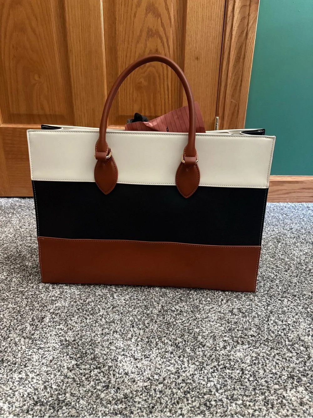 Lovevook Tote Bag NWOT - Picture 2 of 2